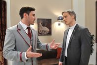 Sturm der Liebe – ARD STURM DER LIEBE FOLGE 1909 Uhr im ERSTEN. Goran (Saša Kekez, l.) ist sauer, weil Martin (David Paryla, r.) ihm nichts von Tinas Gefühlen ihm gegenüber erzählt hat.