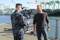 Navy CIS: L.A. – Bei den Ermittlungen in einem neuen Fall: Callen (Chris O'Donnell, r.) ...