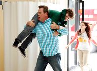 Modern Family – L-R: Cameron Tucker (Eric Stonestreet), Luke Dunphy (Nolan Gould), Alex Dunphy (Ariel Winter)