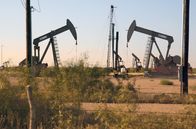 Das System Total - Anatomie eines Energiekonzerns – Die Öl- und Gasförderung bildet von Texas über den Golf von Mexiko bis Uganda weiterhin das Kerngeschäft des multinationalen Konzerns.