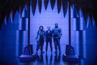 Godzilla vs. Kong – L-R: Julian Dennison als Josh Valentine, Millie Bobby Brown als Madison Russell, Brian Tyree Henry als Bernie Hayes