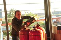 SOKO Stuttgart – Aus purer Verzweiflung will Peter Schott (Ronald Kukulies) sich in die Luft sprengen. Doch hat er wirklich etwas mit dem Tod des Bauunternehmers zu tun?