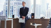 Suits – Harvey (Gabriel Macht) versucht, seine berufliche Entscheidung mit seiner privaten Beziehung zu vereinbaren – doch nicht alle in der Kanzlei sind mit Scotties Anstellung einverstanden.