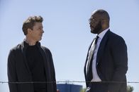 They Want Me Dead – Killer Jack (Aidan Gillen, l.) trifft seinen Chef (Tyler Perry, r.), der mit der Arbeit nicht zufrieden ist.