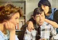 Fahrschule – Herr Steinköhler (Jörg Gudzuhn), Gisela Steinköhler (Kata Kánya, re), Carola Steinköhler (Peggy Röder).