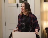 Single Parents – Angie D'Amato (Leighton Meester)