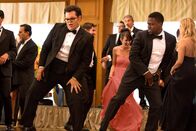 Die Trauzeugen AG – Josh Gad (l), Kevin Hart (r)