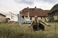 Doktor Ballouz – Doktor Ballouz (Merab Ninidze) auf der Suche nach der Katze von Herrn Schenk.