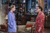 The Big Bang Theory – Steht die Ehe von Penny (Kaley Cuoco, l.) und Leonard (Johnny Galecki, r.) wirklich vor dem Ende? Scheinbar müssen beide sich über so einiges klar werden, damit sie wieder zueinander finden können ...