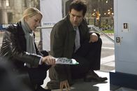 The International – Schon bald müssen der Interpol-Agent Louis Salinger (Clive Owen, r.) und die New Yorker Staatsanwältin Eleanor Whitman (Naomi Watts, l.) erkennen, dass die mächtige International Bank of Business and Credit (IBBC) mit dem Geld ihrer Kunden Kriege und Terroraktionen finanziert ...