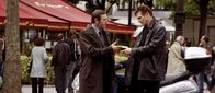 96 Hours – In Paris wendet sich Bryan (Liam Neeson, r.) an einen ehemaligen Verbündeten, Jean-Claude (Olivier Rabourdin), um Hilfe bei der Suche nach den Verantwortlichen für die Entführung seiner Tochter zu erhalten.