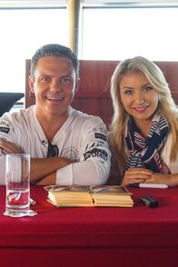 Verrückt nach Meer – Bevor der nächste Hafen Valletta angefahren wird, steht noch eine Autogrammstunde auf dem Programm. Denn Stefan Mross und Anna-Carina Woitschack haben heute ihren letzten Tag an Bord.