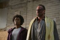 Happy! – Amanda Hansen (Medina Senghore, l.); Nick Sax (Christopher Meloni, r.)