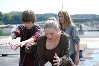 The Gifted – (v.l.n.r.) Andy (Percy Hynes White); Lauren (Natalie Alyn Lind); Kate (Amy Acker)