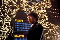 First Strike - Jackie Chans Erstschlag – Jackie (Jackie Chan) lässt sich von kontinentalen Distanzen wenig beeindrucken ...