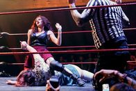 Reporter Spezial – «WarChild Saga» mit echtem Namen Sanja Baur gewinnt den Wrestlingkampf.
