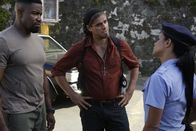 Falcon Rising – (v.l.n.r.) John "Falcon" Chapman (Michael Jai White); Thiago (Jimmy Navarro); Katarina (Millie Ruperto)