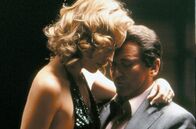 Casino – Nicky Santoro (Joe Pesci) tröstet Ginger McKenna (Sharon Stone) – die Frau seines Freundes.