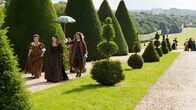 Versailles – On left: Scarron, Madame de Maintenon (Catherine Walker) and on rigt Anna Brewster (Montespan).