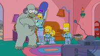 Die Simpsons – "Die Simpsons", "Weihnachten in Florida." Kaum ist Thanksgiving vorbei, packt die Simpsons die Vorfreude auf das Weihnachtfest. Bart und Lisa wünschen sich einen neuen Fernseher. Um ein 'Black Friday'-Schnäppchen zu ergattern, stellt Marge sich mitten in einer frostigen Nacht vor dem Shopping Center an - doch vergeblich. Da hat Lisa eine fabelhafte Idee: Warum nicht Weihnachten in Florida verbringen? Prompt wird ein billiges Hotel gebucht und los geht's! Doch das erhoffte Idyll erweist sich als Fiasko.