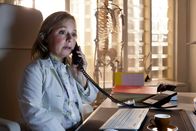 Tatort – Prof. Boerne ist hinter Gittern – und Silke "Alberich" Haller (ChrisTine Urspruch) plötzlich auf dem Chefsessel.