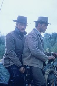 Zwei Banditen – Nachdem ihr zweiter Coup gescheitert ist, beginnt für Butch Cassidy (Paul Newman, r.) und Sundance Kid (Robert Redford, l.) eine furiose und abenteuerliche Verfolgungsjagd quer durch die USA ...