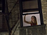 Two Lovers – Michelle (Gwyneth Paltrow) versteht sich blendend mit ihrem netten Nachbarn Leonard.