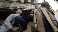 Wenn Papa auf der Matte steht – Danyal (Tim Seyfi, Mitte ) bekommt Unterstützung von seinen Freunden Markus (Marcus Mittermeier, re.) und Tobi (Dirk Borchardt, li.).