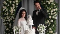 Filmnacht im ZDF: Priscilla – Trotz mehrerer Beziehungskrisen heiraten Priscilla Beaulieu (Cailee Spaeny, l.) und Elvis Presley (Jacob Elordi, r.).