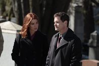 Unforgettable – Ein Mordfall führt Detective Al Burns (Dylan Walsh, r.) und seine Ex-Freundin Carrie Wells (Poppy Montgomery, l.) zusammen ...