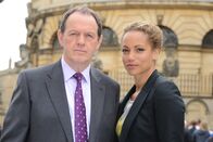 Lewis – DI Robert Lewis (Kevin Whately) empfindet die forsche DS Lizzie Maddox (Angela Griffin) als echte Bereicherung des Teams.