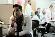 Atlanta Medical – Assistenzarzt Dr. Pravesh (Manish Dayal) hat seine erste Schicht ohne seinen Mentor. Wie wird er sich schlagen?