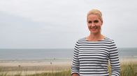 Spiekeroog ... mit Judith Rakers – Judith Rakers am Strand auf Spiekeroog.