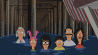 Bob's Burgers – Linda (r.), Gene (3.v.r.), Louise (2.v.l.) und Tina (3.v.l.) versuchen alles, um Bob (2.v.r.) und Mr. Fischoeder (l.) zu retten. Doch wird es ihnen gelingen oder geraten sie selbst in Gefahr?