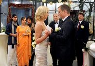 Rote Rosen – ARD ROTE ROSEN FOLGE 1199 Uhr im ERSTEN. Hochzeit: Jetzt kann nichts mehr ihr Glück trüben – Katja und Philipp haben sich das Ja-Wort gegeben (v.l.n.r.: Daniel Popat, Sarah Alles, Anja Franke, Saskia Valencia, Peter Rühring, Thorsten Nindel, Hermann Toelcke).