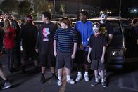 Fresh off the Boat – (v.l.n.r.) Eddie Huang (Hudson Yang); Trent (Trevor Larcom); Walter (Prophet Bolden); Barefoot Dave (Evan Hannemann); Brian (Dash Williams)