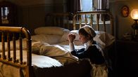 Grand Hotel – Belén (Marta Larralde) betet inbrünstig für ihr schwerkrankes Kind