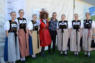 Kaminer inside – Ein Russe, eine schwarze Jodlerin und 6 Ehrendamen: Wladimir Kaminer besucht ein Schwingfest.