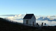 Rund um Villanders – Kapelle in den Bergen.