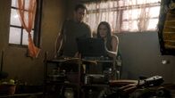 Hawaii Five-0 – Während Danny, Chin und Kono in einem neuen Fall ermitteln, reisen Steve (Alex O'Loughlin, l.) und Catherine (Michelle Borth, r.) nach Afghanistan, um einen Taliban davon abzuhalten, einem Jungen zu schaden, dessen Familie vor mehreren Jahren Catherines Leben gerettet hat ...