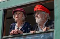 Die Fallers - Die SWR Schwarzwaldserie – Irene Mauz (Susanne Scholl) und Hermann (Wolfgang Hepp) haben ein Auswärts-Date und gondeln mit der Bahn durch den Schwarzwald.