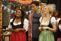 Community – Für Britta (Gillian Jacobs, r.), Abed (Danny Pudi, M.) und Shirley (Yvette Nicole Brown, l.) ist eines klar: So schnell geben sie sich nicht geschlagen ...