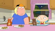 Family Guy – Chris Griffin (l.); Stewie Griffin (r.)