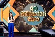 Maithink X - Die Show – Grundlagenforschung wird fast vollständig öffentlich finanziert. Pro Jahr fließen so über 40 Milliarden Euro Steuergeld in Forschung und Entwicklung.