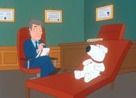Family Guy – Da Stewie Brian hasst, pinkelt er im Haus überall hin und behauptet, dass es Brian gewesen ist. Daraufhin wird Brian (r.) von den Griffins zu einem Psychiater geschickt.