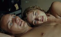 Little Children – Als Sarah (Kate Winslet) den attraktiven und ebenfalls verheirateten Brad (Patrick Wilson) kennenlernt, kommt endlich wieder Spannung in ihr tristes Vorstadtleben.
