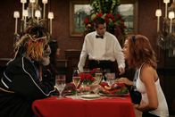 How I Met Your Mother – Lily (Alyson Hannigan, r.) genießt die Aufmerksamkeit ihres neuen Freundes, der Funk-Legende George Clinton (George Clinton, l.)