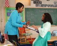 Abbott Elementary – v.li.: Barbara Howard (Sheryl Lee Ralph), Janine Teagues (Quinta Brunson)