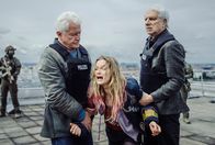 Tatort – Von links: Kriminalhauptkommissar Ivo Batic (Miroslav Nemec), Kara Roth (Lara Feith) und Kriminalhauptkommissar Franz Leitmayr (Udo Wachtveitl) auf dem Dach des Klinikums.