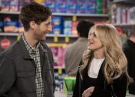 B Positive – Drew Dunbar (Thomas Middleditch, l.); Gina Dabrowski (Annaleigh Ashford, r.)